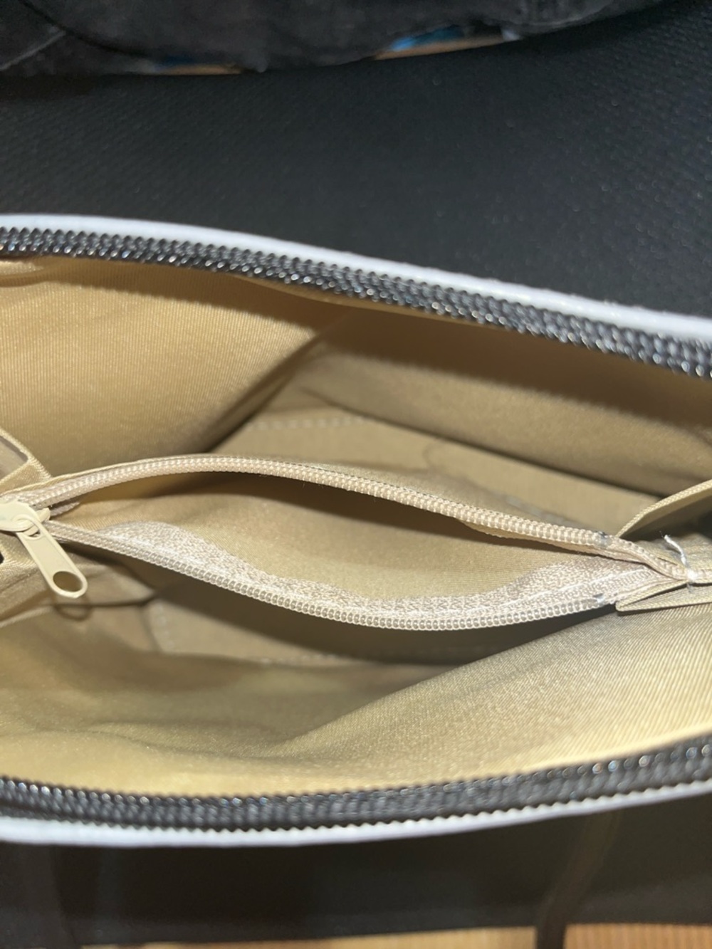 NWT Vera Pelle Light Gray Genuine Leather Crossbody Purse - Picture 6 of 7